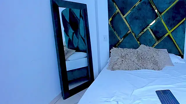 Criss Ariana online show from March 3, 5:50 pm