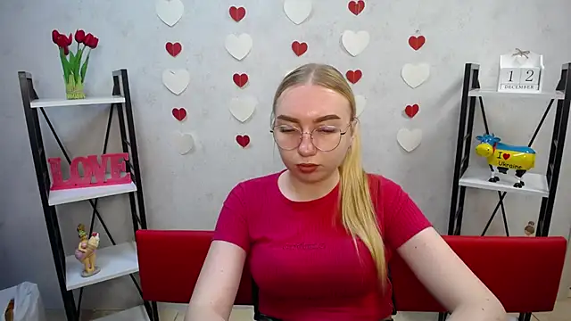 Snapshot of BeatriceFly chatting on December 12, 12:12 pm BeatriceFly online show from December 12, 12:12 pm