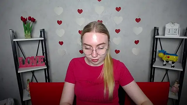 Snapshot of BeatriceFly chatting on December 12, 3:16 pm BeatriceFly online show from December 12, 3:16 pm