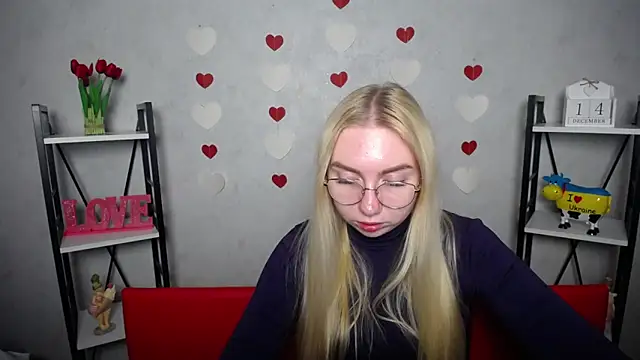 Snapshot of BeatriceFly chatting on December 14, 12:33 pm BeatriceFly online show from December 14, 12:33 pm