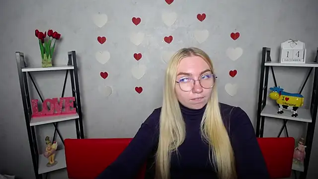 Snapshot of BeatriceFly chatting on December 14, 3:36 pm BeatriceFly online show from December 14, 3:36 pm