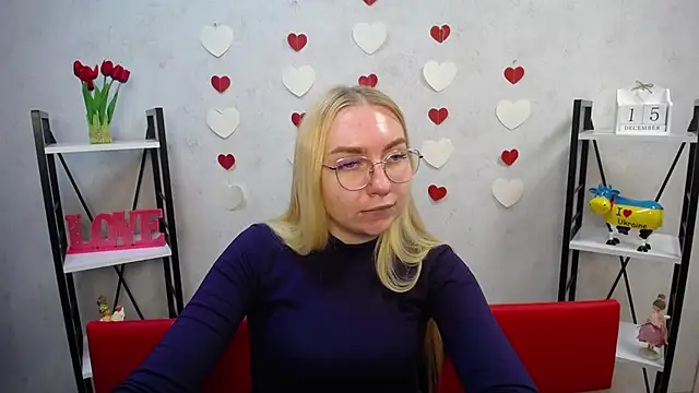 Snapshot of BeatriceFly chatting on December 15, 7:46 am BeatriceFly online show from December 15, 7:46 am