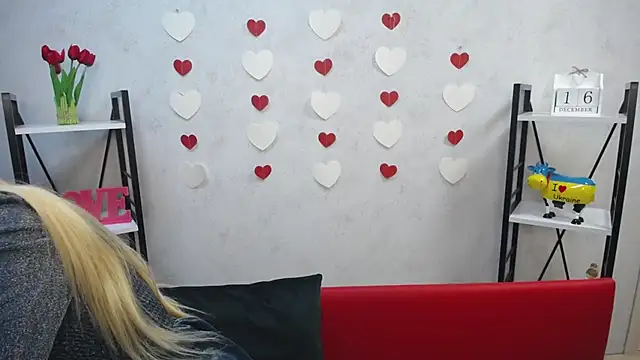 Snapshot of BeatriceFly chatting on December 16, 9:14 am BeatriceFly online show from December 16, 9:14 am