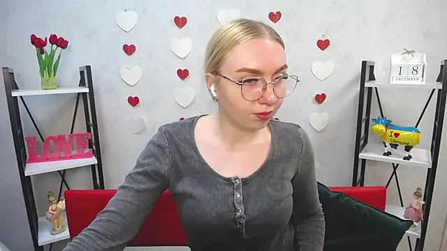 Snapshot of BeatriceFly chatting on December 18, 3:22 pm BeatriceFly online show from December 18, 3:22 pm