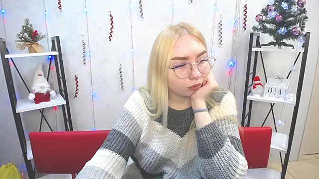 Snapshot of BeatriceFly chatting on January 4, 9:32 am BeatriceFly online show from January 4, 9:32 am