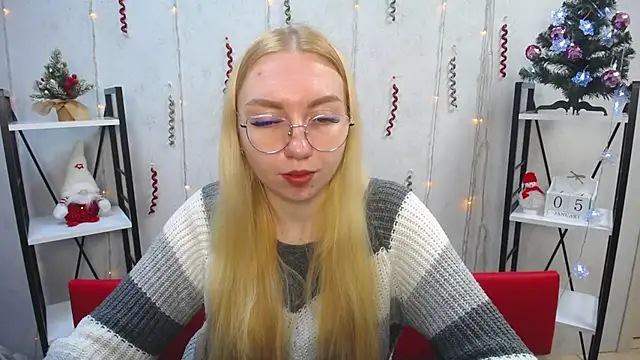 Snapshot of BeatriceFly chatting on January 5, 9:15 am BeatriceFly online show from January 5, 9:15 am