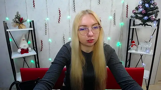 Snapshot of BeatriceFly chatting on January 11, 6:14 am BeatriceFly online show from January 11, 6:14 am