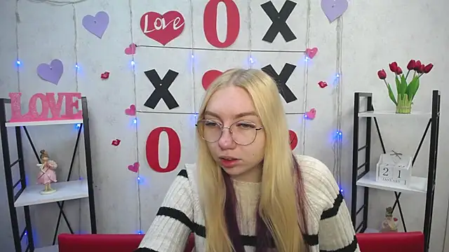 Snapshot of BeatriceFly chatting on January 22, 6:20 am BeatriceFly online show from January 22, 6:20 am