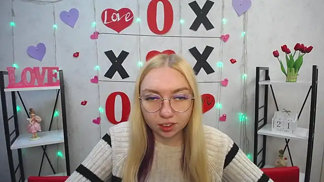 Snapshot of BeatriceFly chatting on January 22, 10:18 am BeatriceFly online show from January 22, 10:18 am