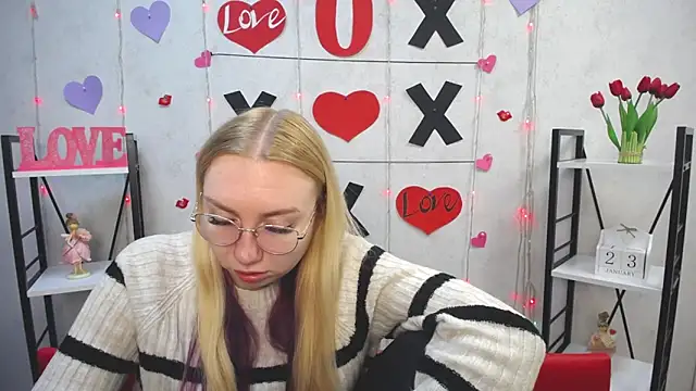 Snapshot of BeatriceFly chatting on January 23, 7:11 am BeatriceFly online show from January 23, 7:11 am