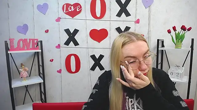 Snapshot of BeatriceFly chatting on February 2, 6:15 am BeatriceFly online show from February 2, 6:15 am