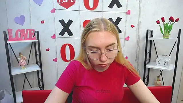 Snapshot of BeatriceFly chatting on February 2, 4:22 pm BeatriceFly online show from February 2, 4:22 pm