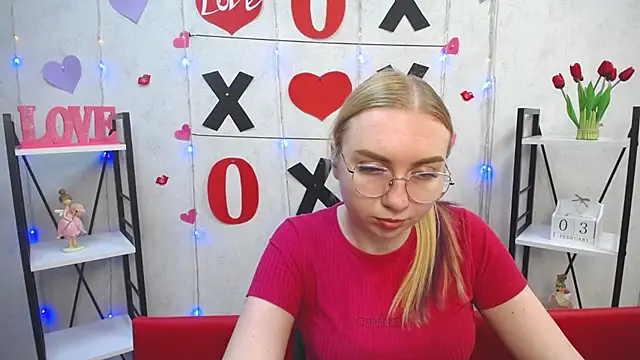 Snapshot of BeatriceFly chatting on February 3, 3:27 pm BeatriceFly online show from February 3, 3:27 pm