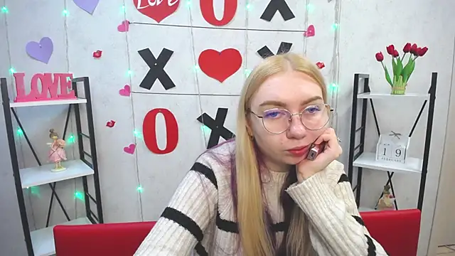 Snapshot of BeatriceFly chatting on February 19, 6:22 am BeatriceFly online show from February 19, 6:22 am