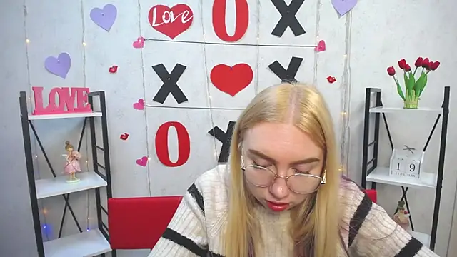 Snapshot of BeatriceFly chatting on February 19, 1:28 pm BeatriceFly online show from February 19, 1:28 pm