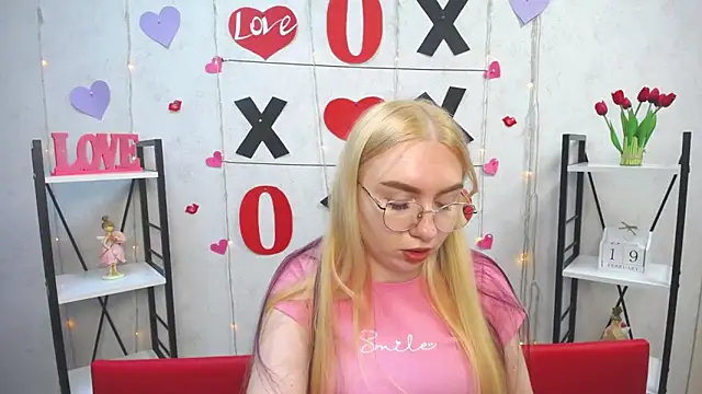 Snapshot of BeatriceFly chatting on February 19, 4:33 pm BeatriceFly online show from February 19, 4:33 pm