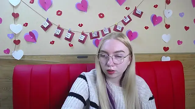 Snapshot of BeatriceFly chatting on February 20, 3:19 pm BeatriceFly online show from February 20, 3:19 pm