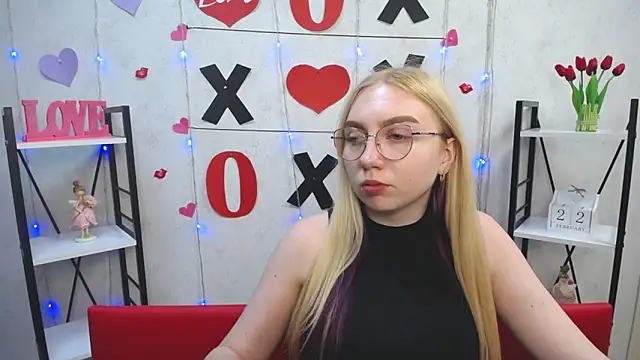 Snapshot of BeatriceFly chatting on February 22, 4:09 pm BeatriceFly online show from February 22, 4:09 pm