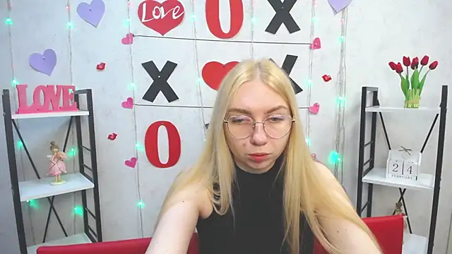 Snapshot of BeatriceFly chatting on February 24, 12:16 pm BeatriceFly online show from February 24, 12:16 pm