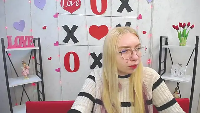 Snapshot of BeatriceFly chatting on February 25, 6:14 am BeatriceFly online show from February 25, 6:14 am