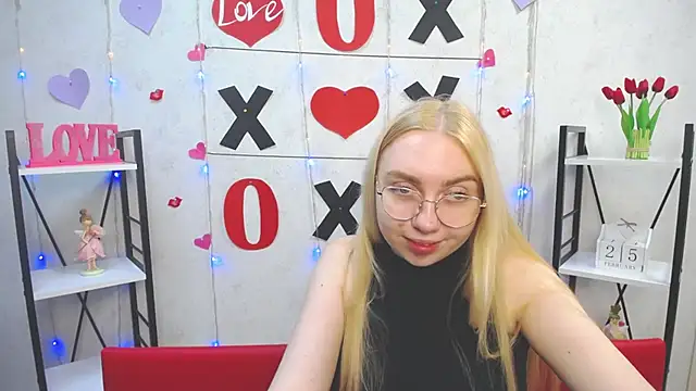 Snapshot of BeatriceFly chatting on February 25, 9:20 am BeatriceFly online show from February 25, 9:20 am