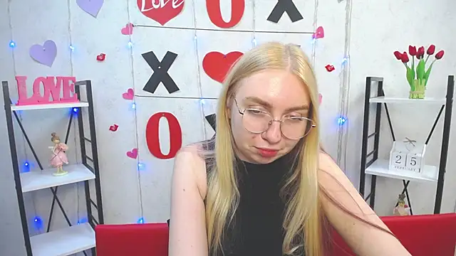 Snapshot of BeatriceFly chatting on February 25, 12:24 pm BeatriceFly online show from February 25, 12:24 pm