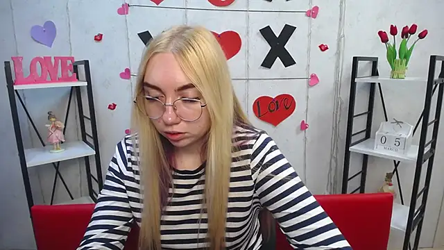 Snapshot of BeatriceFly chatting on March 5, 9:16 am BeatriceFly online show from March 5, 9:16 am