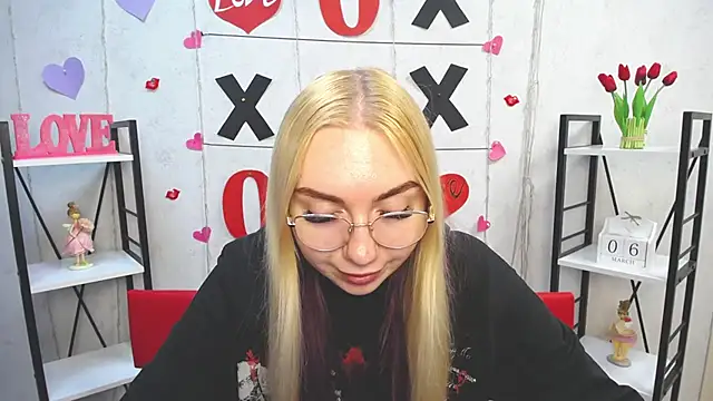 Snapshot of BeatriceFly chatting on March 6, 10:41 am BeatriceFly online show from March 6, 10:41 am