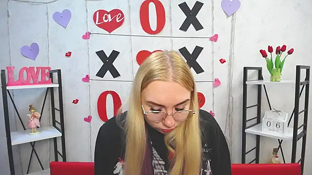 Snapshot of BeatriceFly chatting on March 6, 1:46 pm BeatriceFly online show from March 6, 1:46 pm