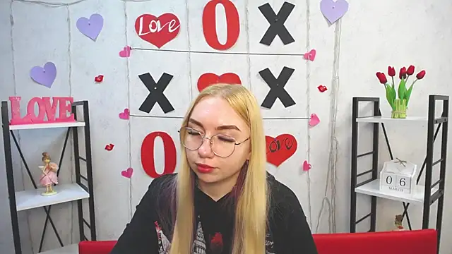 Snapshot of BeatriceFly chatting on March 6, 4:49 pm BeatriceFly online show from March 6, 4:49 pm