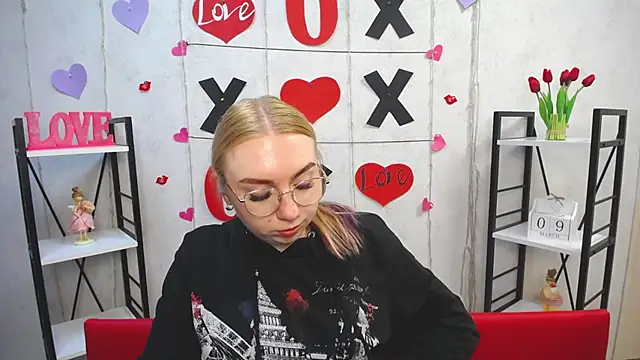 Snapshot of BeatriceFly chatting on March 10, 3:41 pm BeatriceFly online show from March 10, 3:41 pm