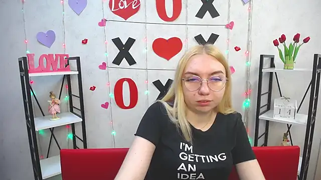 Snapshot of BeatriceFly chatting on March 15, 6:47 am BeatriceFly online show from March 15, 6:47 am