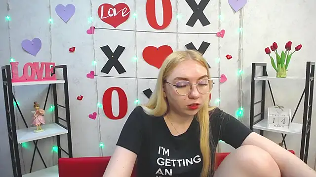 Snapshot of BeatriceFly chatting on March 15, 12:56 pm BeatriceFly online show from March 15, 12:56 pm