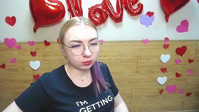 Snapshot of BeatriceFly chatting on March 16, 12:55 pm BeatriceFly online show from March 16, 12:55 pm