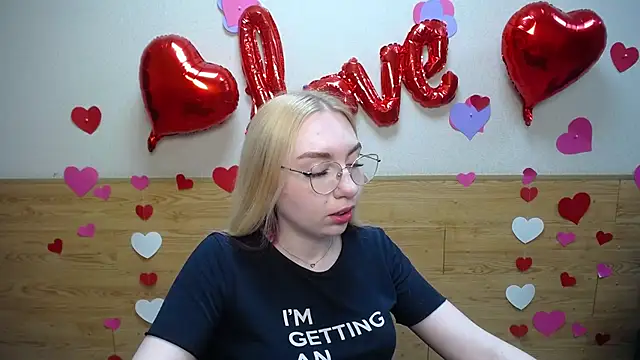 Snapshot of BeatriceFly chatting on March 17, 12:14 pm BeatriceFly online show from March 17, 12:14 pm