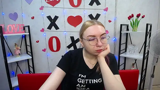 Snapshot of BeatriceFly chatting on March 22, 6:11 am BeatriceFly online show from March 22, 6:11 am