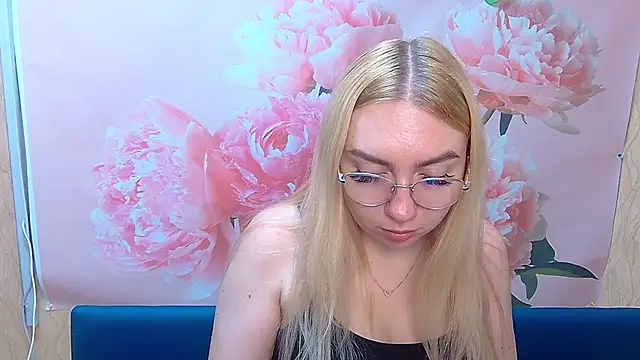 Snapshot of BeatriceFly chatting on September 9, 5:40 am BeatriceFly online show from September 9, 5:40 am