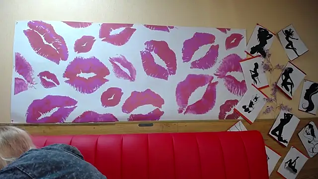 Snapshot of BeatriceFly chatting on September 18, 1:02 pm BeatriceFly online show from September 18, 1:02 pm