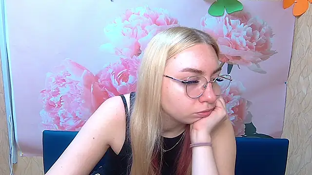 Snapshot of BeatriceFly chatting on September 27, 11:37 am BeatriceFly online show from September 27, 11:37 am