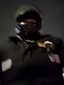 Edged Hot69 online show from March 5, 10:33 am