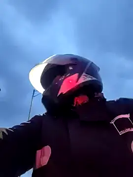 Edged Hot69 online show from March 21, 10:50 am