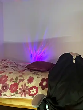 emiily15   online show from September 18, 6:54 pm