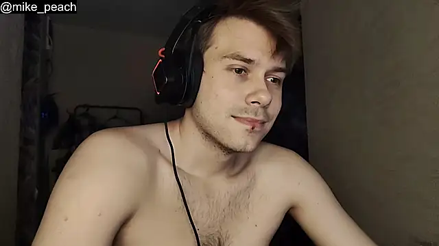 Snapshot of mike_peach chatting on November 28, 8:28 am mike peach online show from November 28, 8:28 am