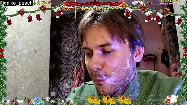 Snapshot of mike_peach chatting on December 20, 10:28 pm mike peach online show from December 20, 10:28 pm