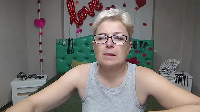 EmiliaGree online show from September 26, 5:06 pm