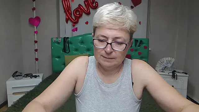 EmiliaGree online show from October 11, 5:17 am