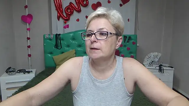 EmiliaGree online show from October 12, 5:06 am