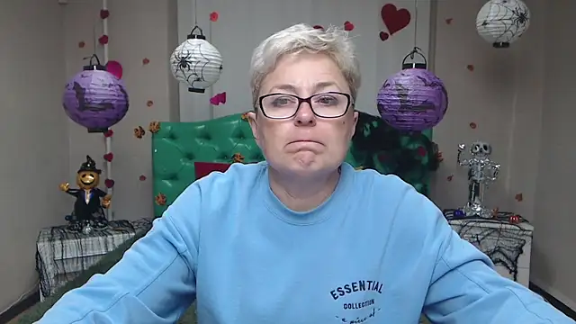 EmiliaGree online show from October 24, 5:04 am