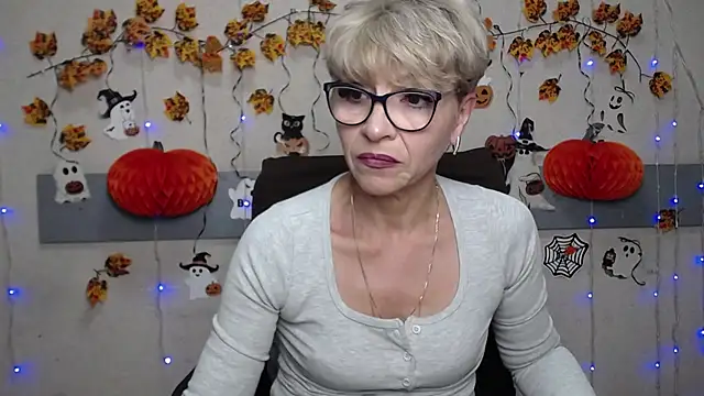 EllaBonito online show from October 20, 5:30 am