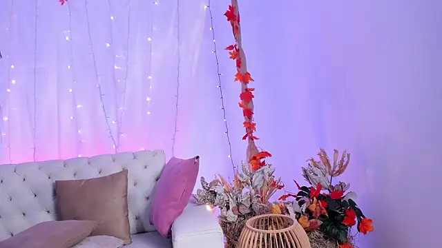 celestelewis online show from October 31, 7:37 pm